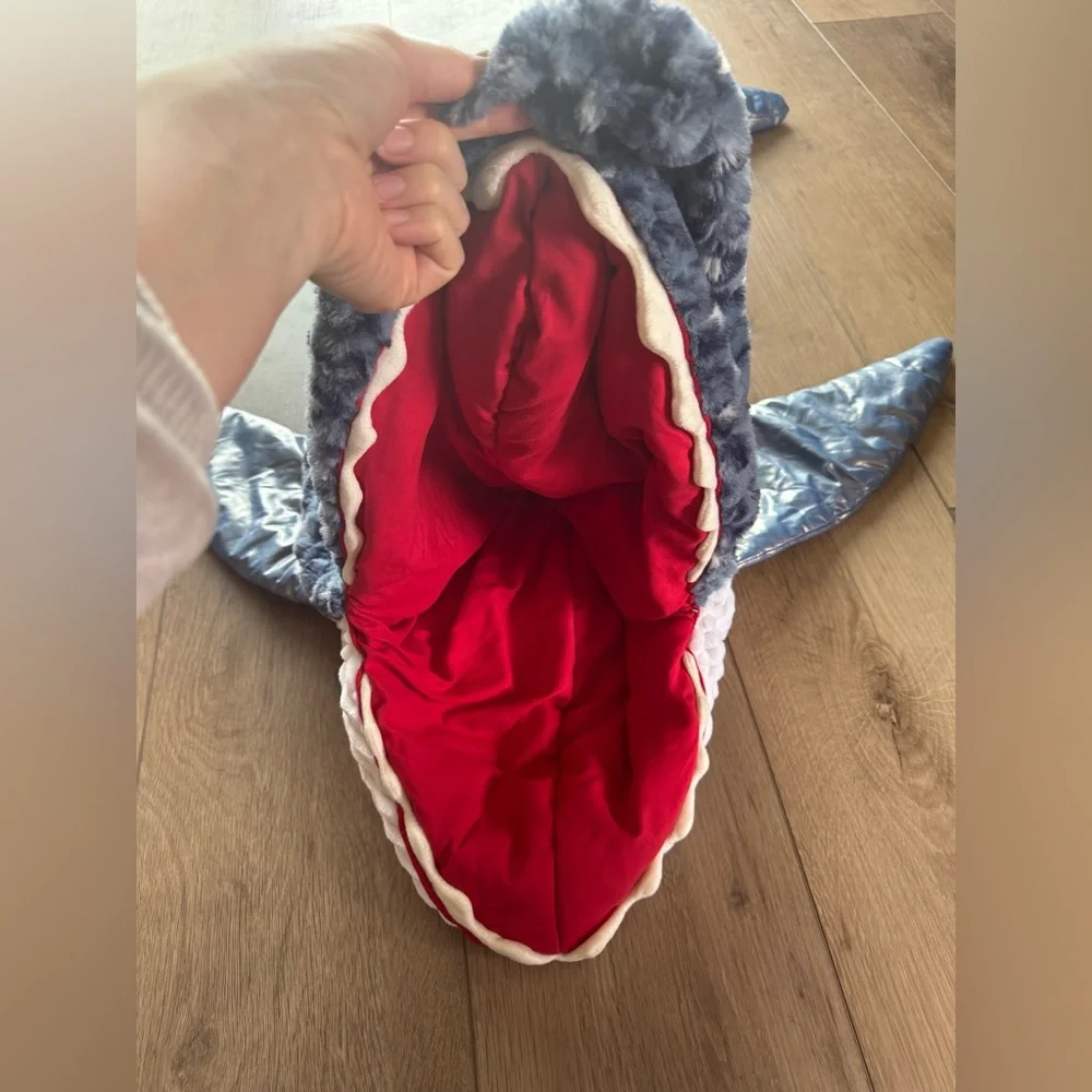 Isaac Mizrahi Kids Shark Sleeping Bag- Blue and Red - Picture 2 of 6